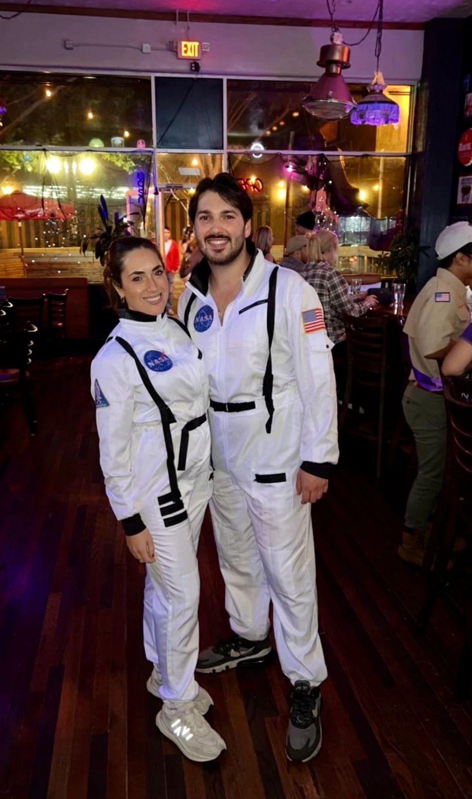 Guests in astronaut costume during Halloween 2023 at Meyboom Brasserie