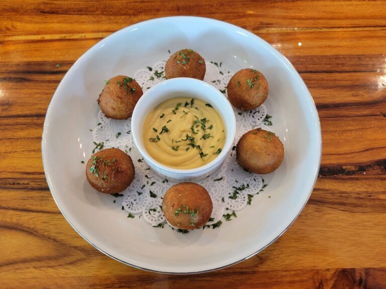 Bitterballen served at Meyboom Brasserie