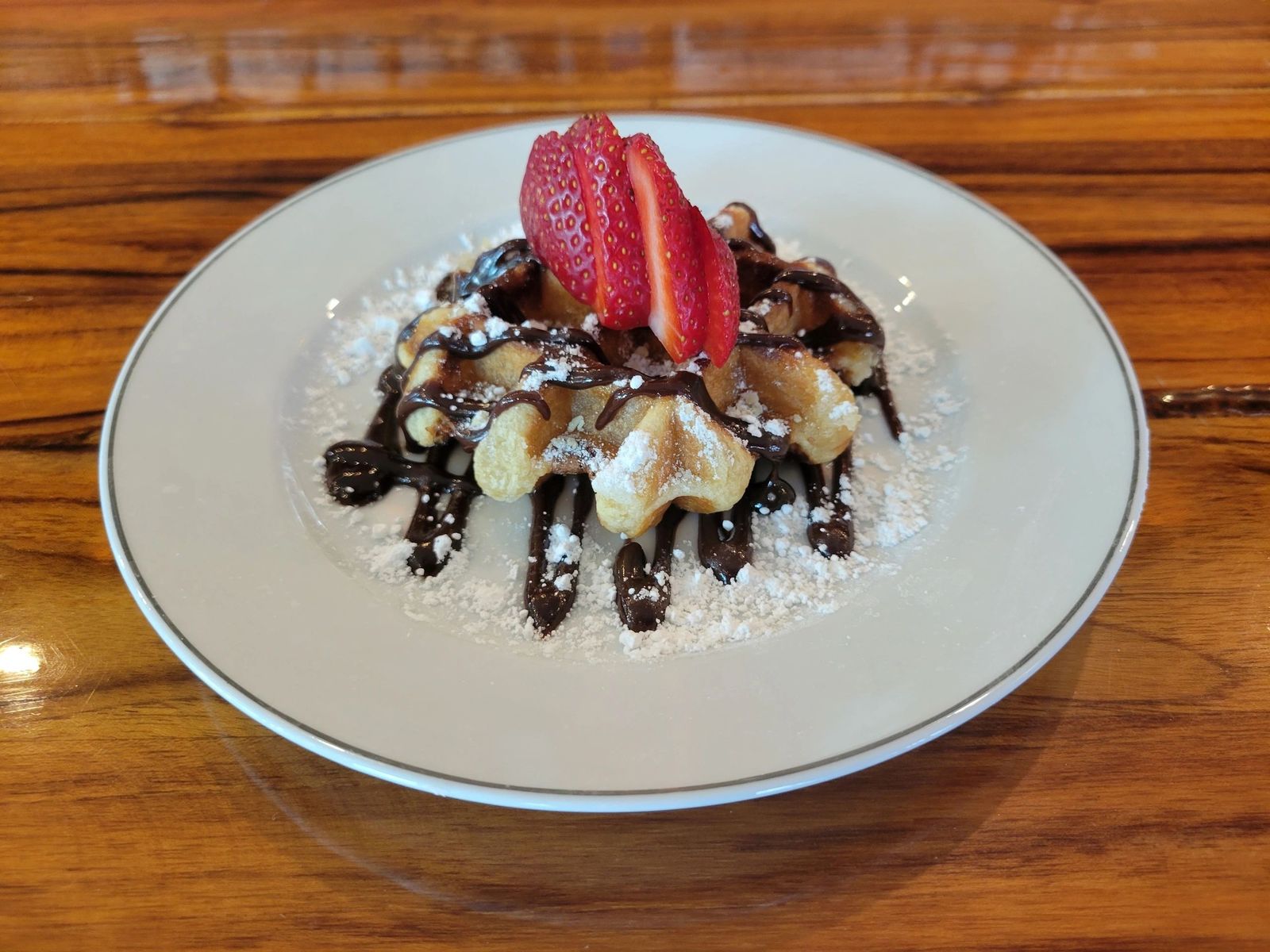 Waffle, dessert, Belgian waffle, late night food, happy hour, kitchen open late, dallas food
