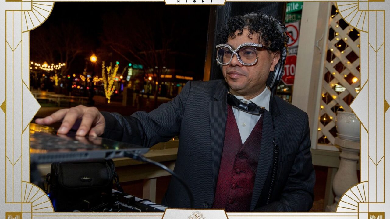 The DJ at the decks during the New Year's Eve 2023 casino night at Meyboom Brasserie